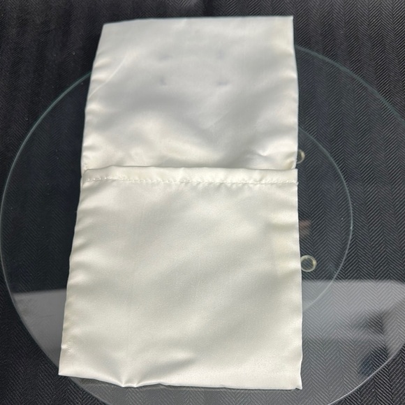 Gucci Wallet size Cream Satin Dust Bag​ - Picture 3 of 5